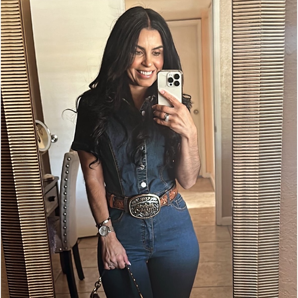 Meet your Posher, Adriana